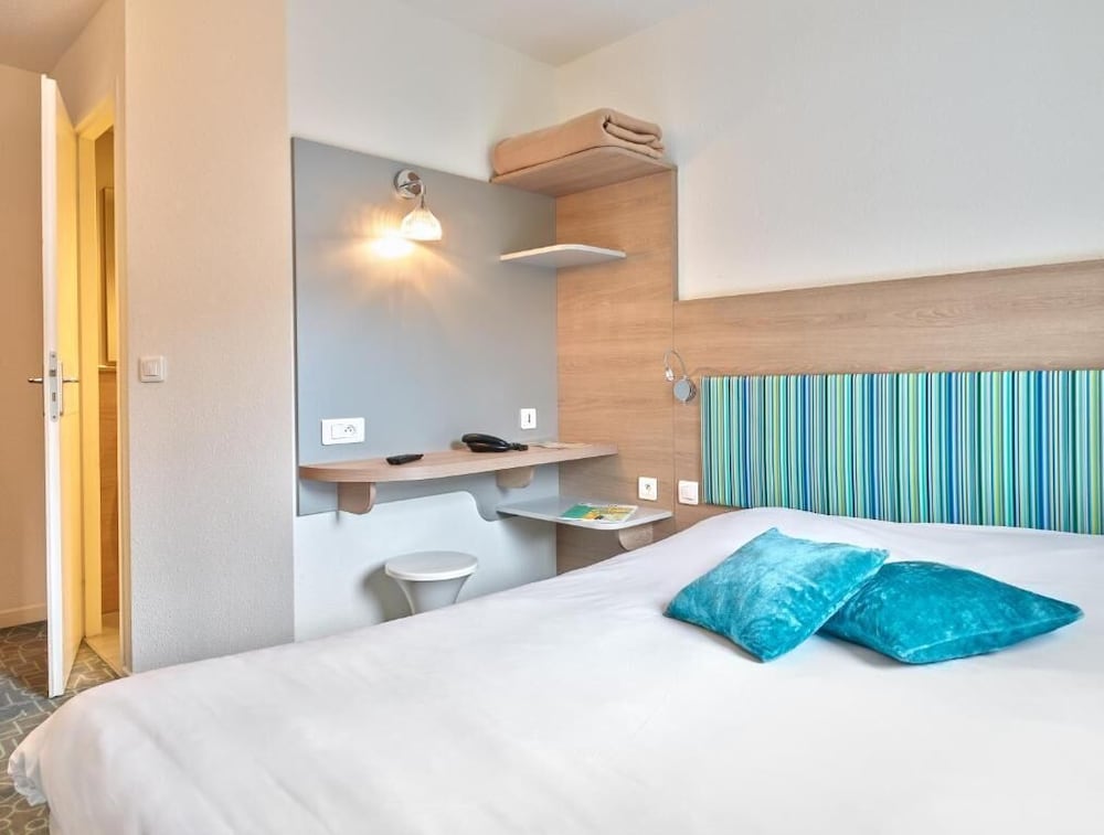 HOTEL REVOTEL 20/47