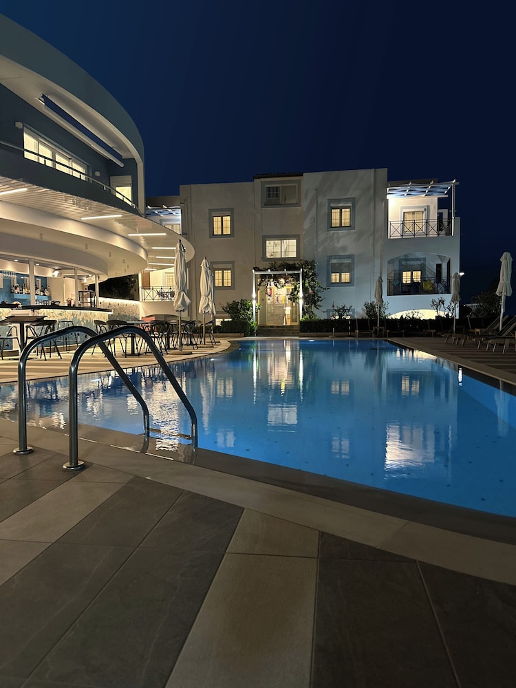 Evdokia Suites 30/58