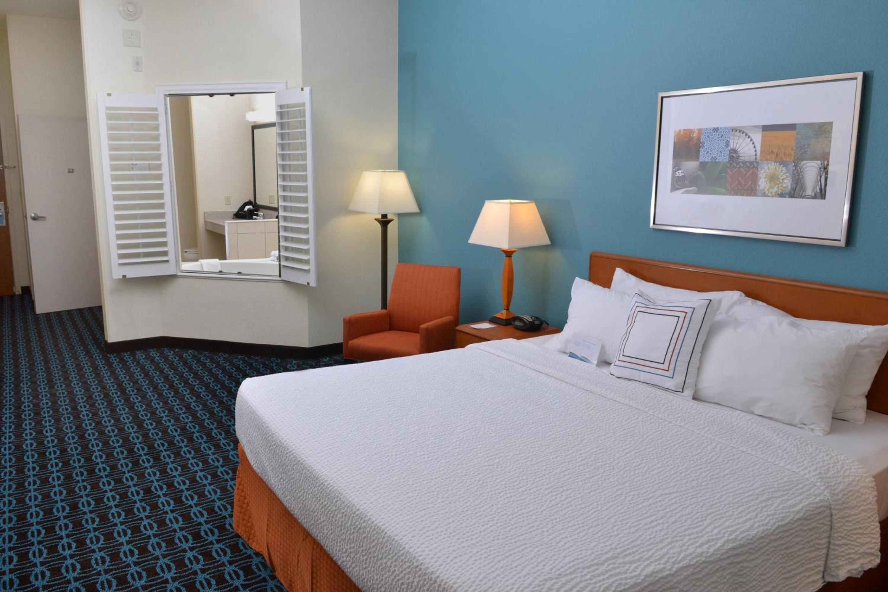 Specialty, King Bed, Bathtub