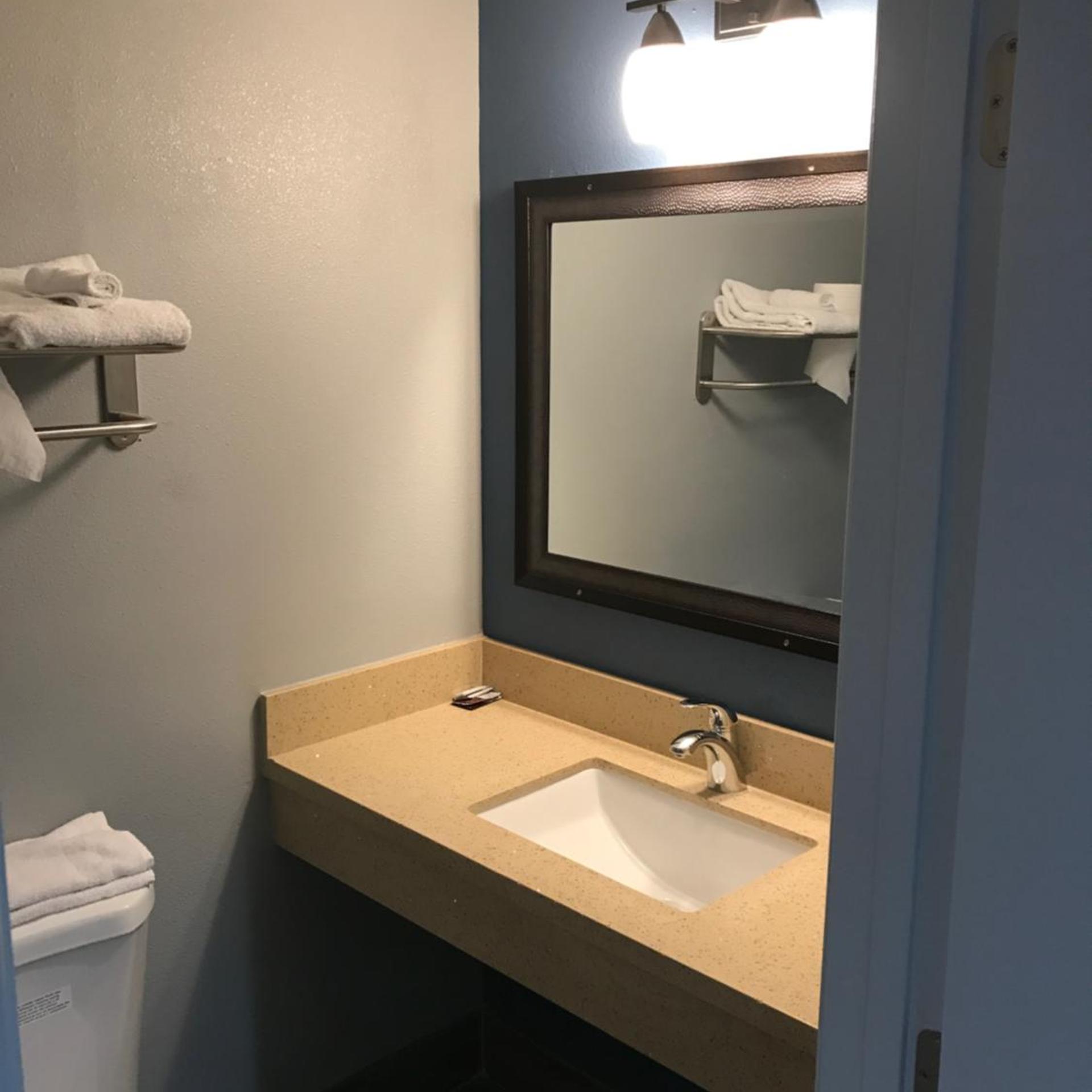 Empire Inn Motel 27/30