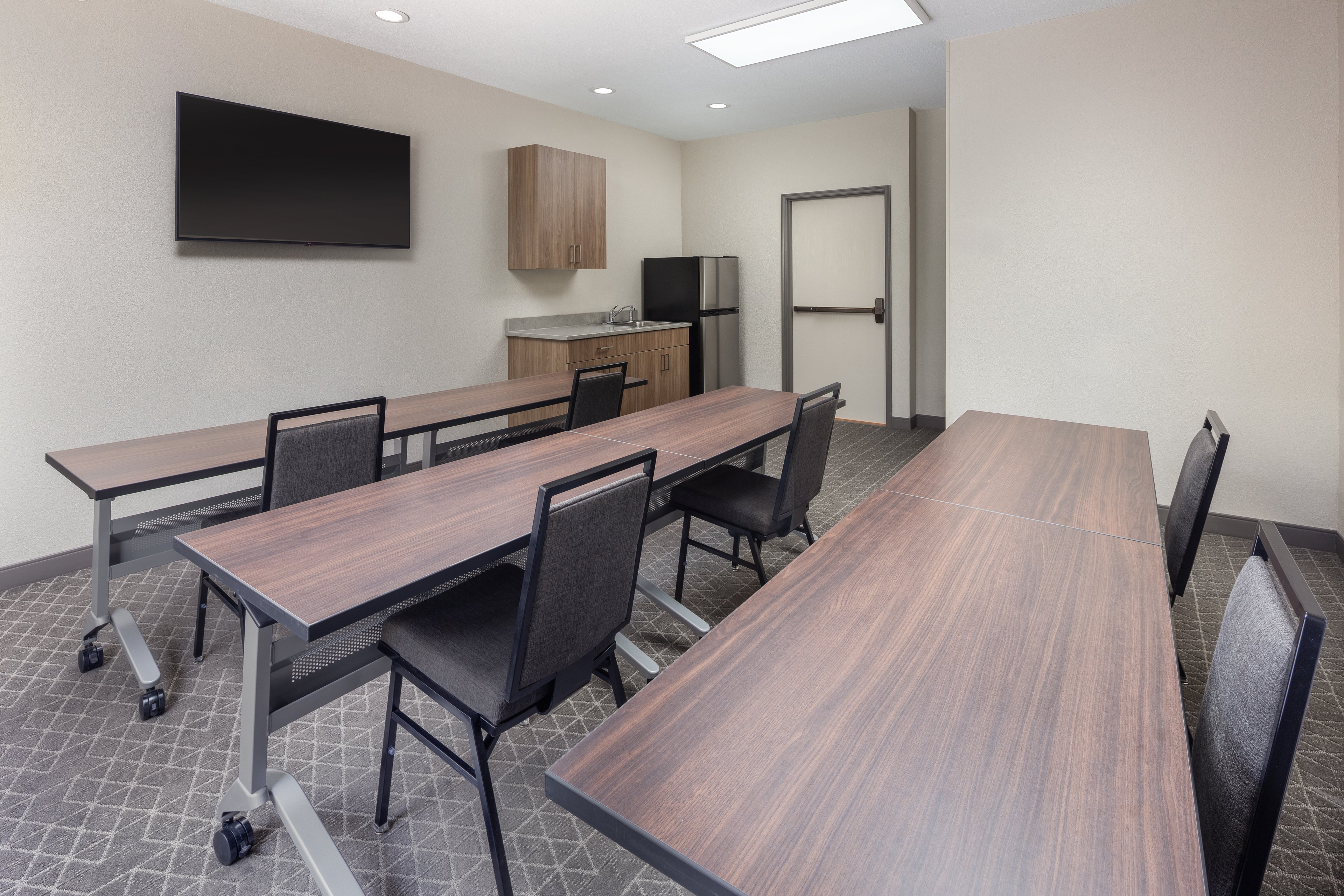 Candlewood Suites St. Robert 38/44