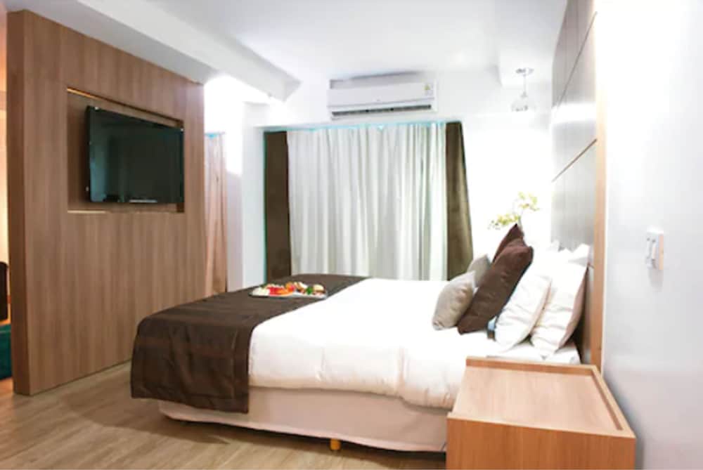 LUXURY, SUITE