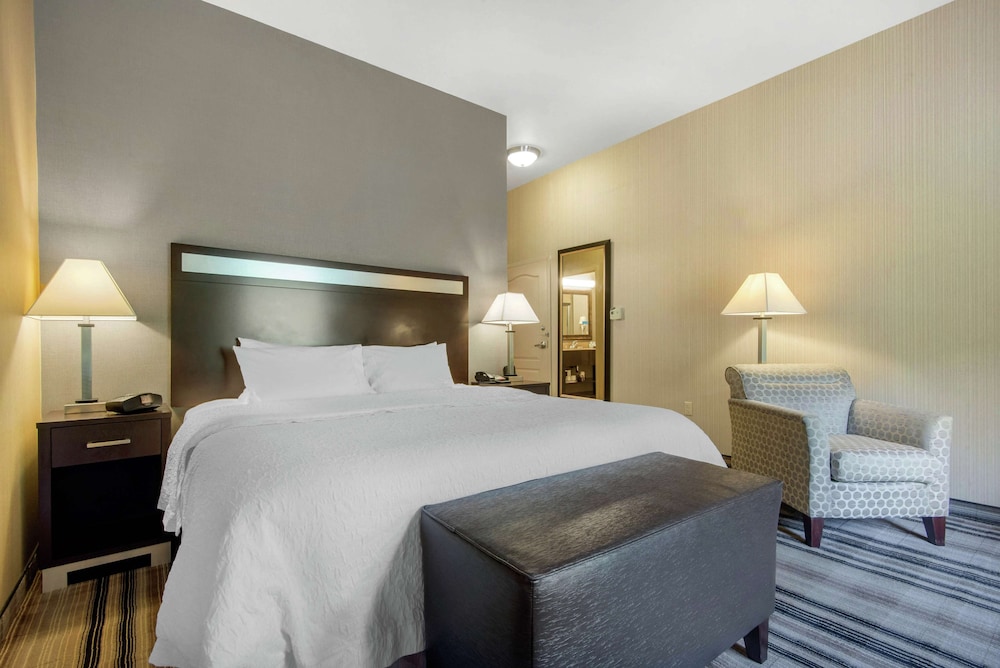 Hampton Inn Meadville 22/45