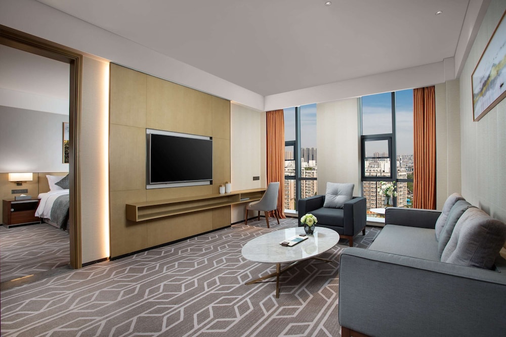 Ramada By Wyndham Luoyang Downtown 32/61