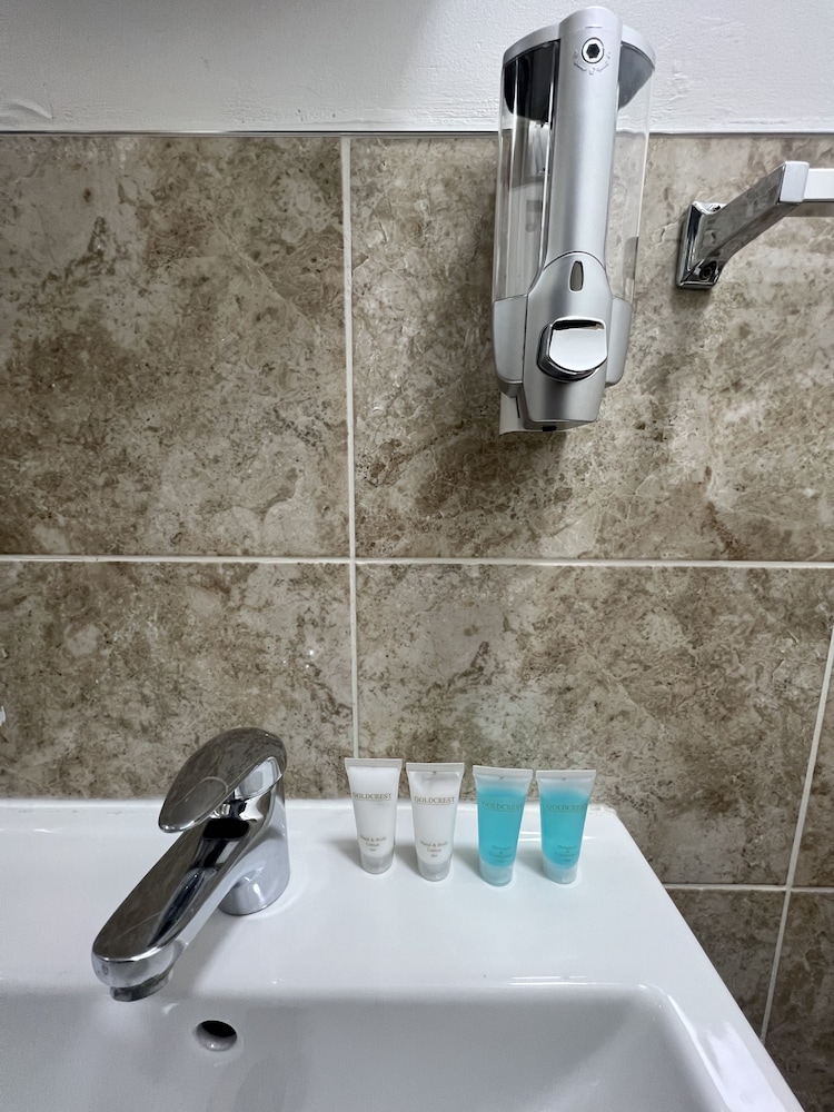 Diana Hotel Near Wembley Self Serviced Apartments 39/41