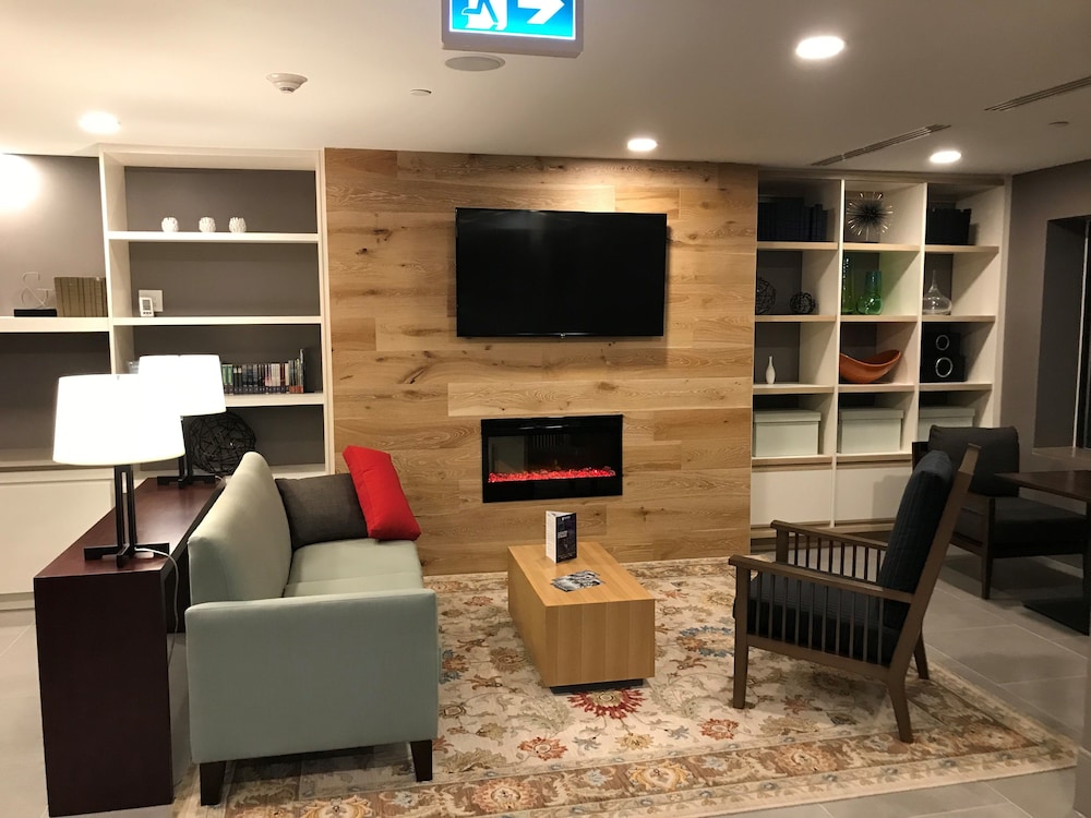 Country Inn and Suites By Radisson Belleville ON 25/49