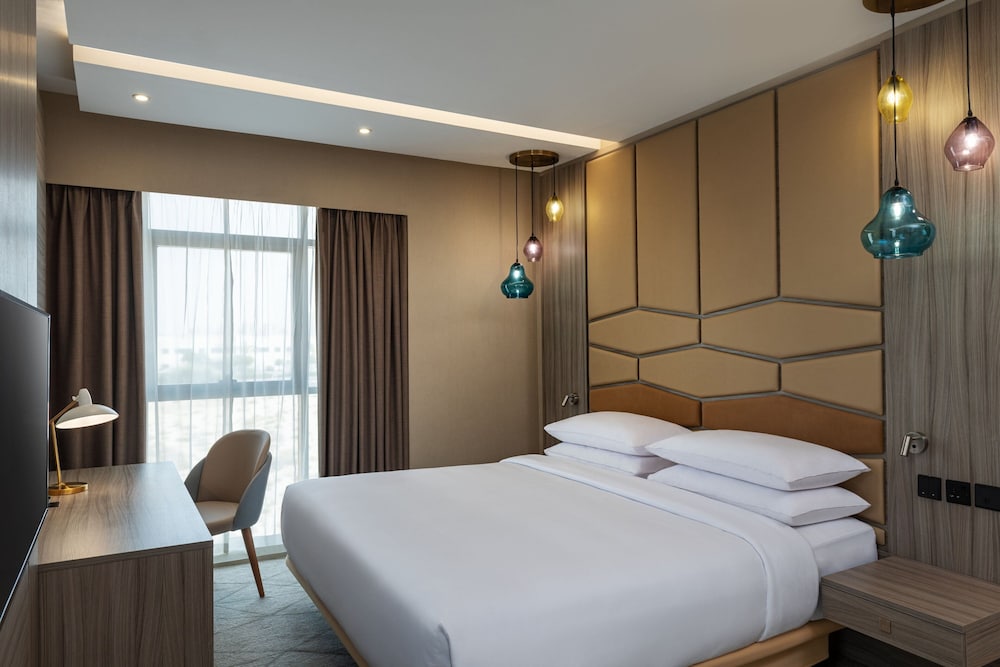 Four Points by Sheraton Production City Dubai 8/58