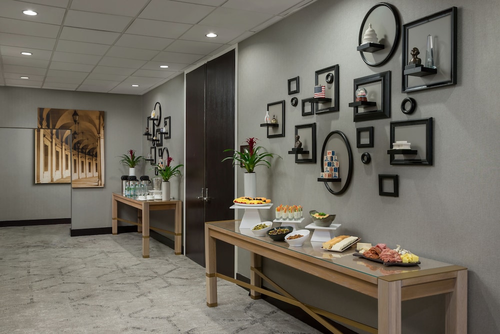 Hyatt Centric Arlington 50/73