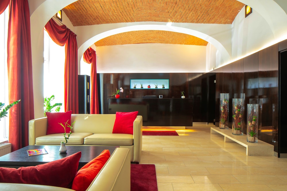 The Levante Rathaus Apartments. 57/60