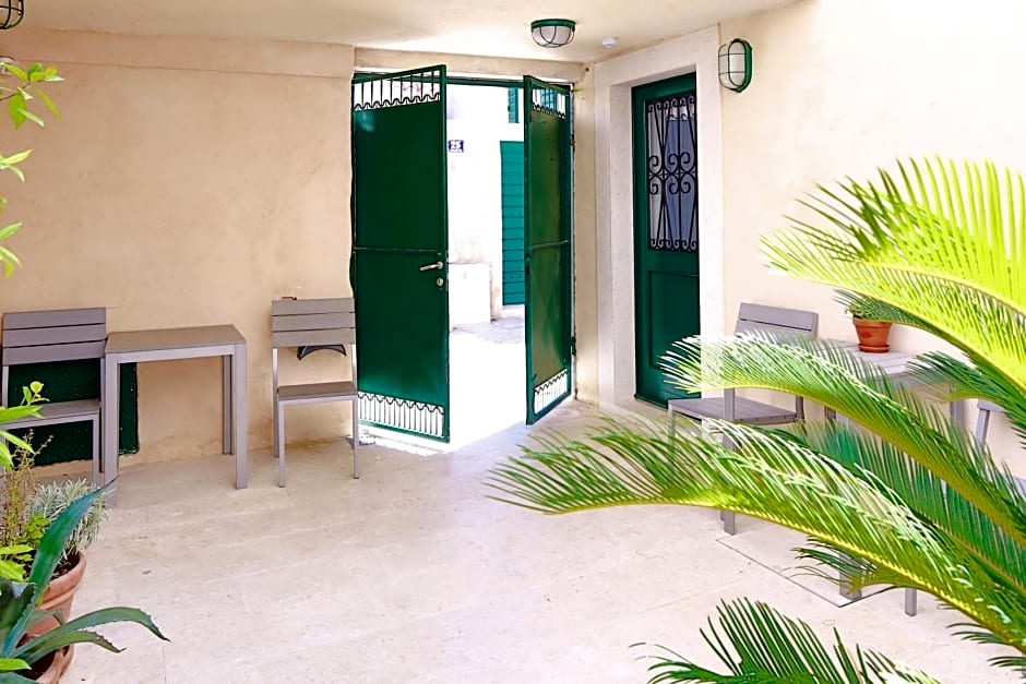 Divota Apartment Hotel 9/80