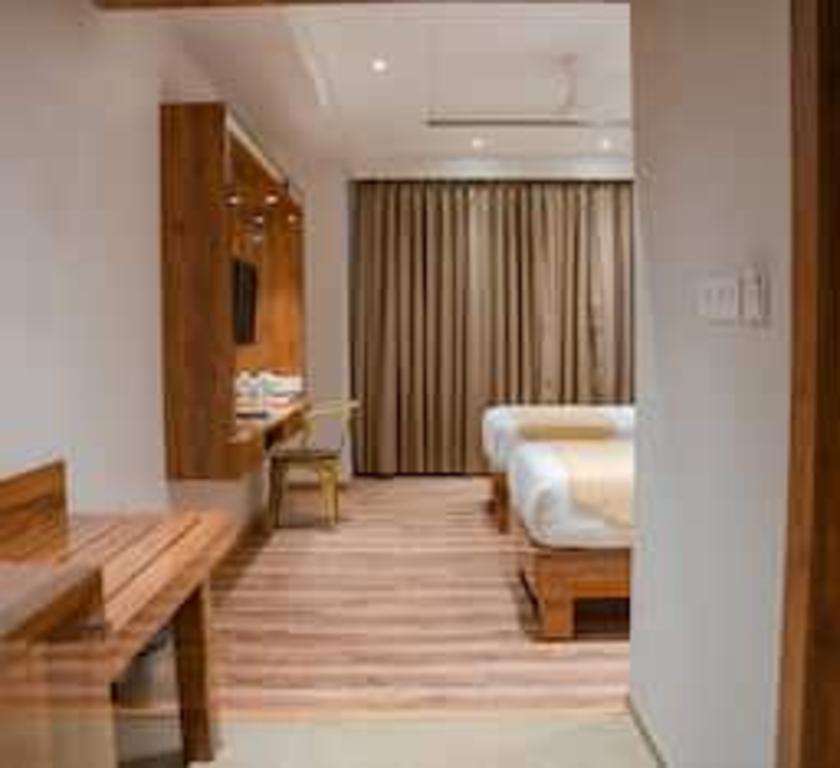 The Shiv Grand 13/15