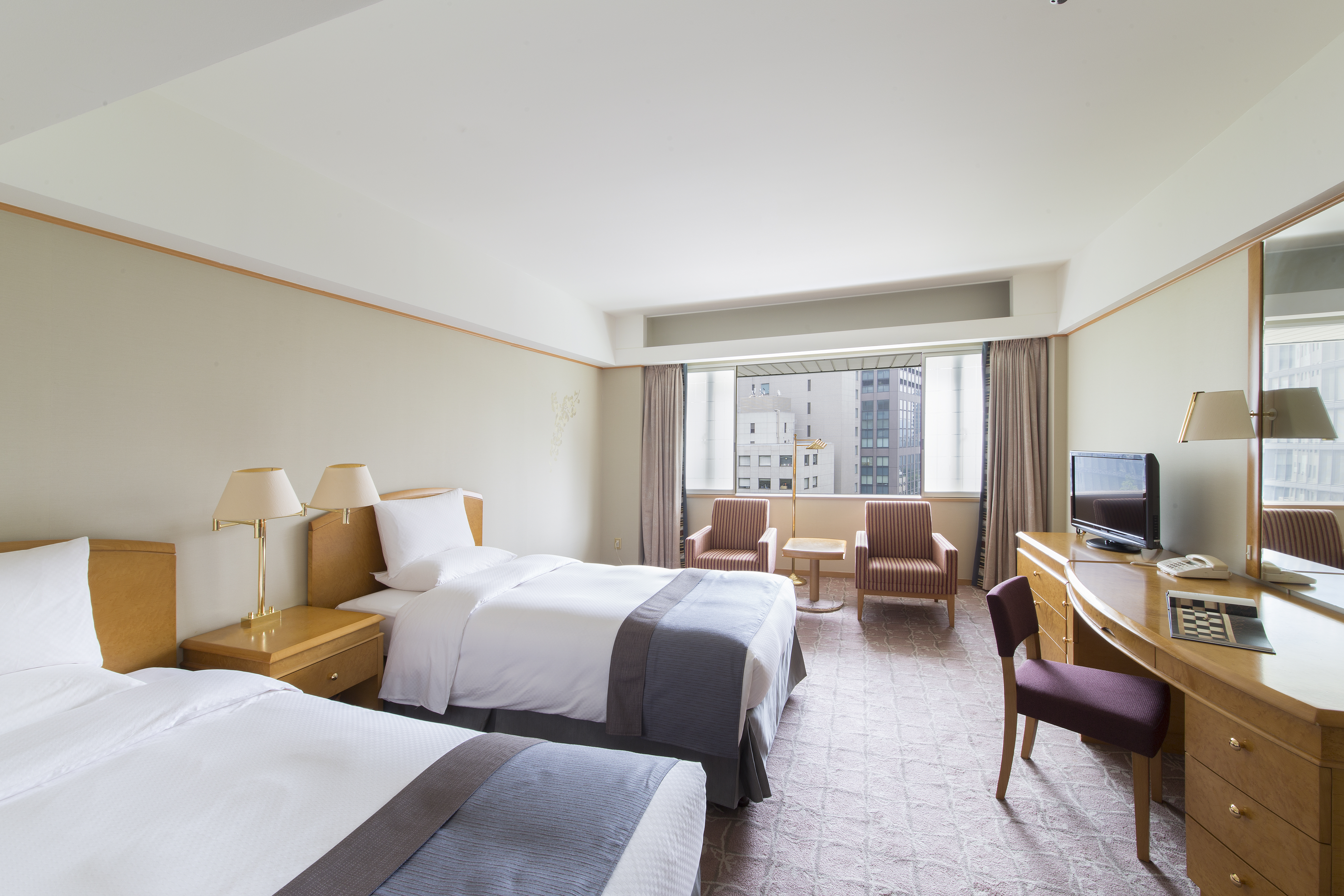 Heritage, Twin Beds, with View, Bathtub