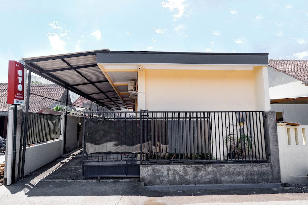 Super OYO Capital O 2258 Santana Syariah Guest House 8/41