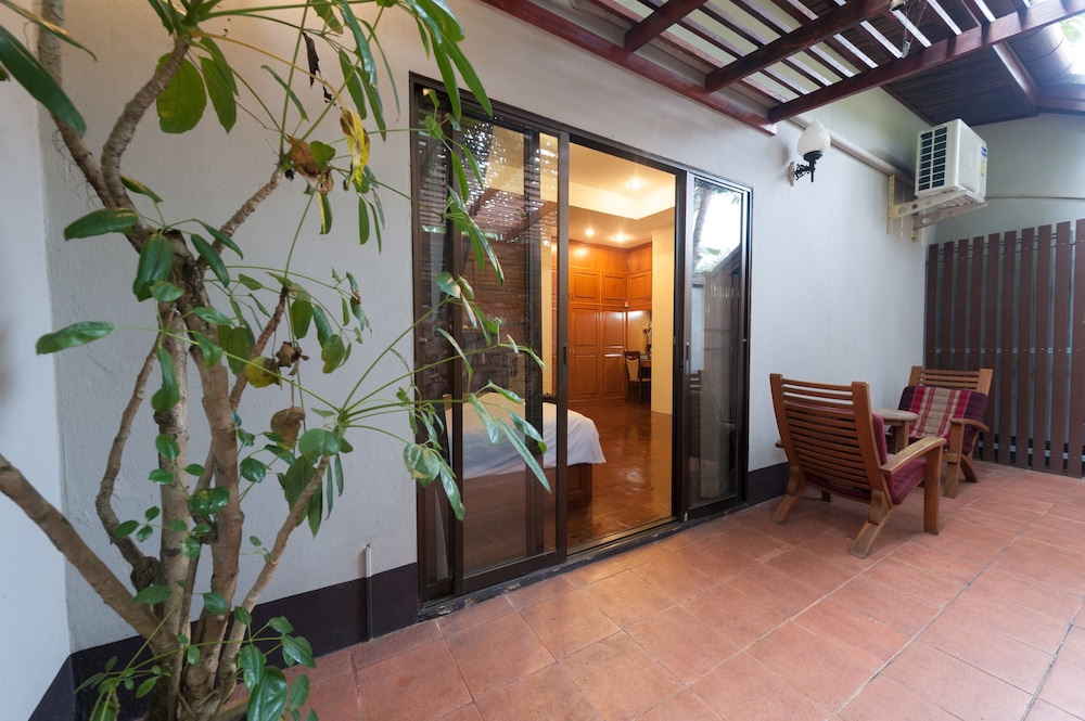 RUEN ARIYA RESORT 7/76