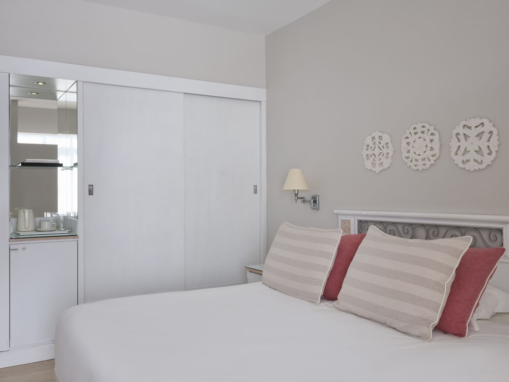 ROOM, DOUBLE OR TWIN BED, SEA VIEW