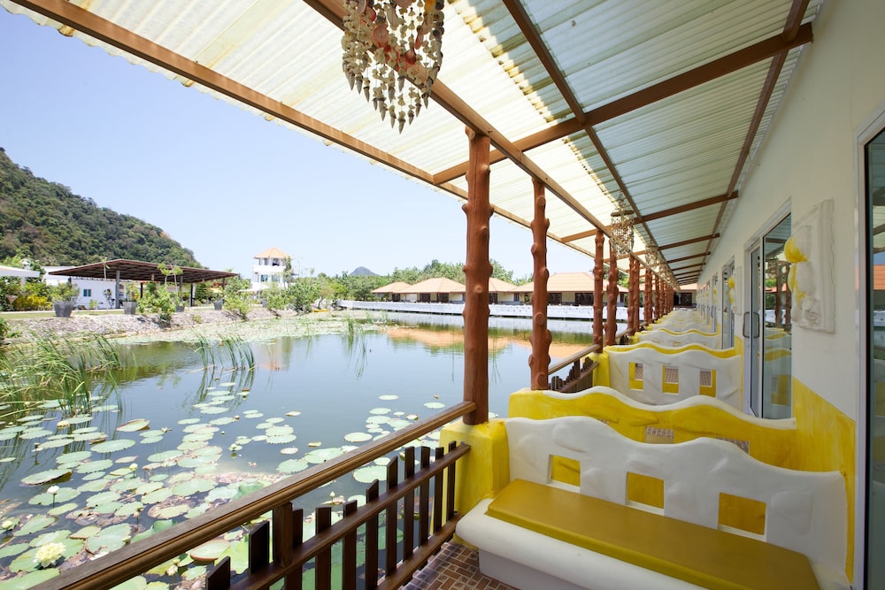 Anavilla Tangke Resort 16/40