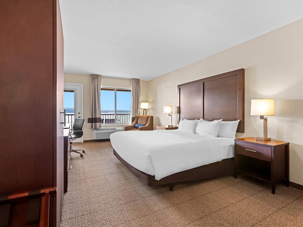 Comfort Inn and Suites Munising - Lakefront 14/49