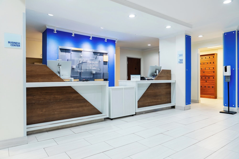 Holiday Inn Express Hotel And Suites Memphis Germantown 11/69