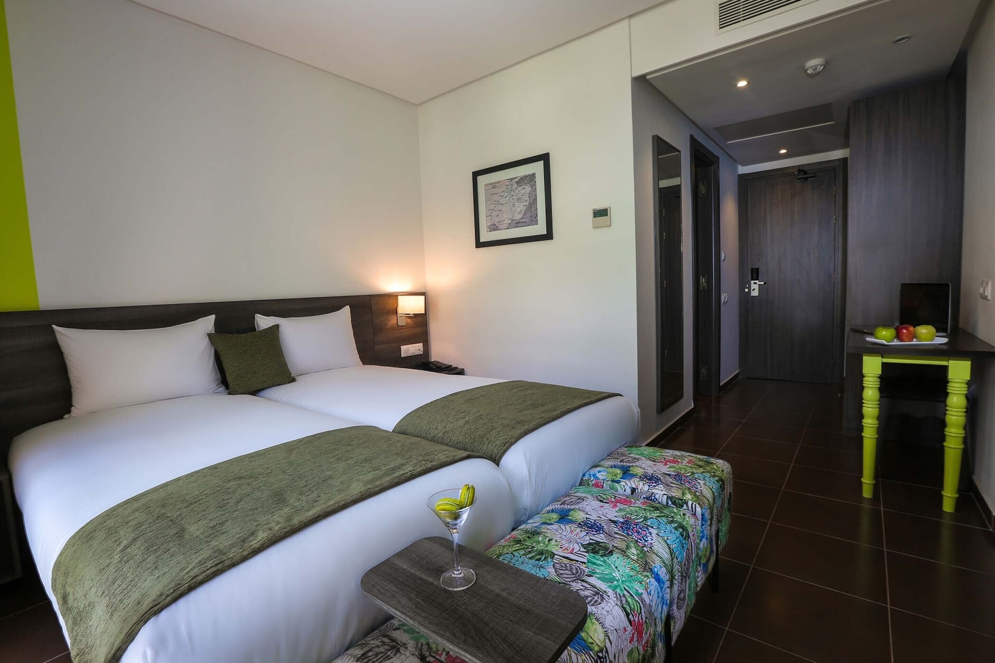 SUPERIOR, TWIN BEDS, POOL VIEW
