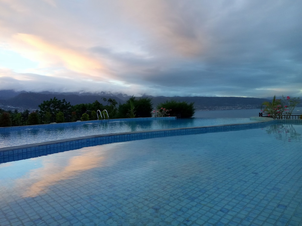Hotel Santika Luwuk Sulawesi Tengah 14/42