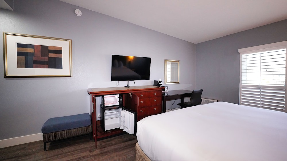 Seaside Inn & Suites 17/43