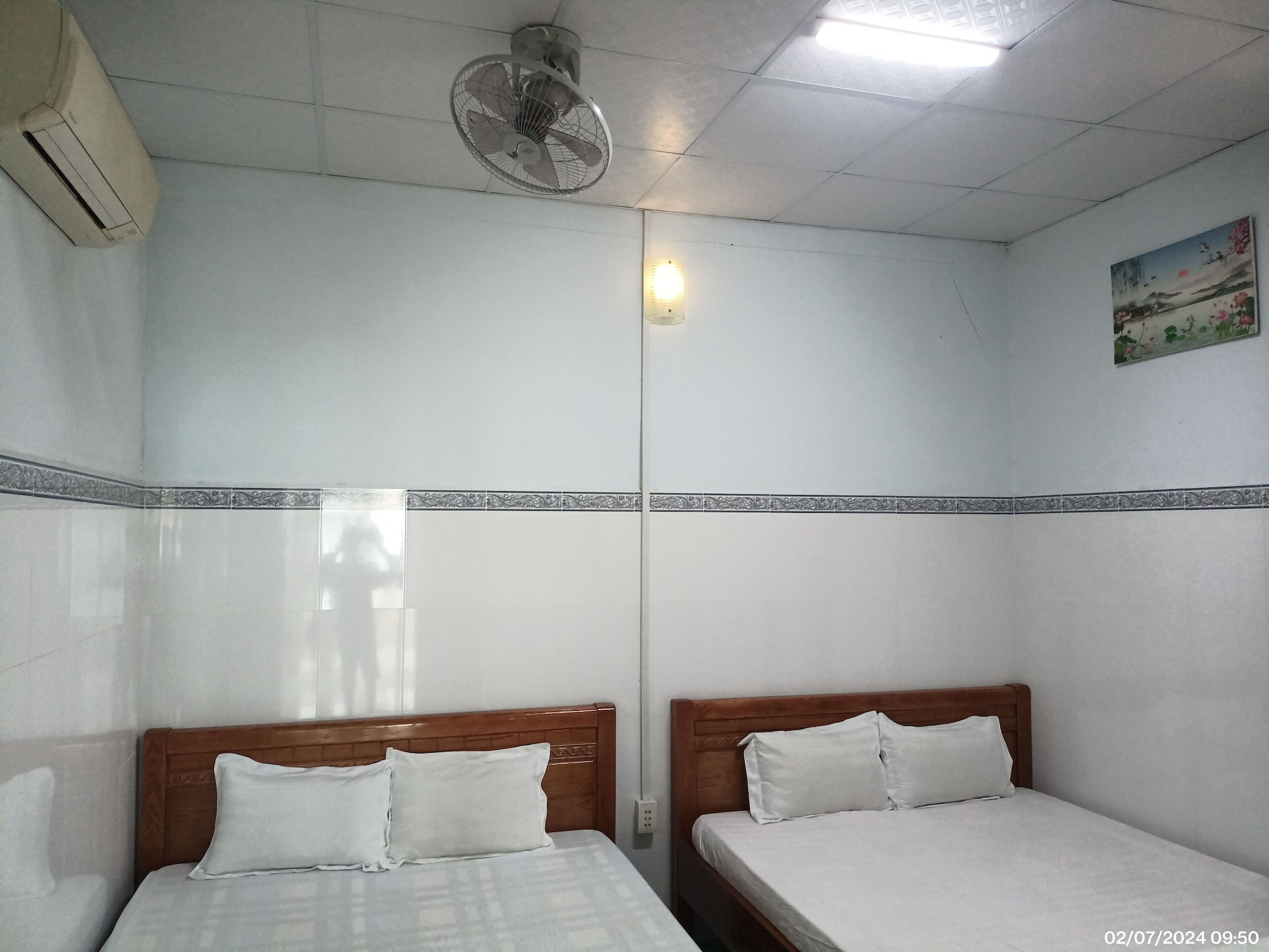 ROOM, QUADRUPLE