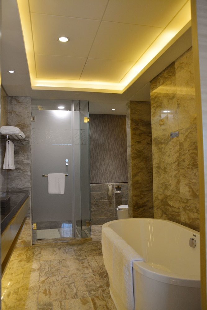 Grand Skylight International Hotel Guiyang 36/37