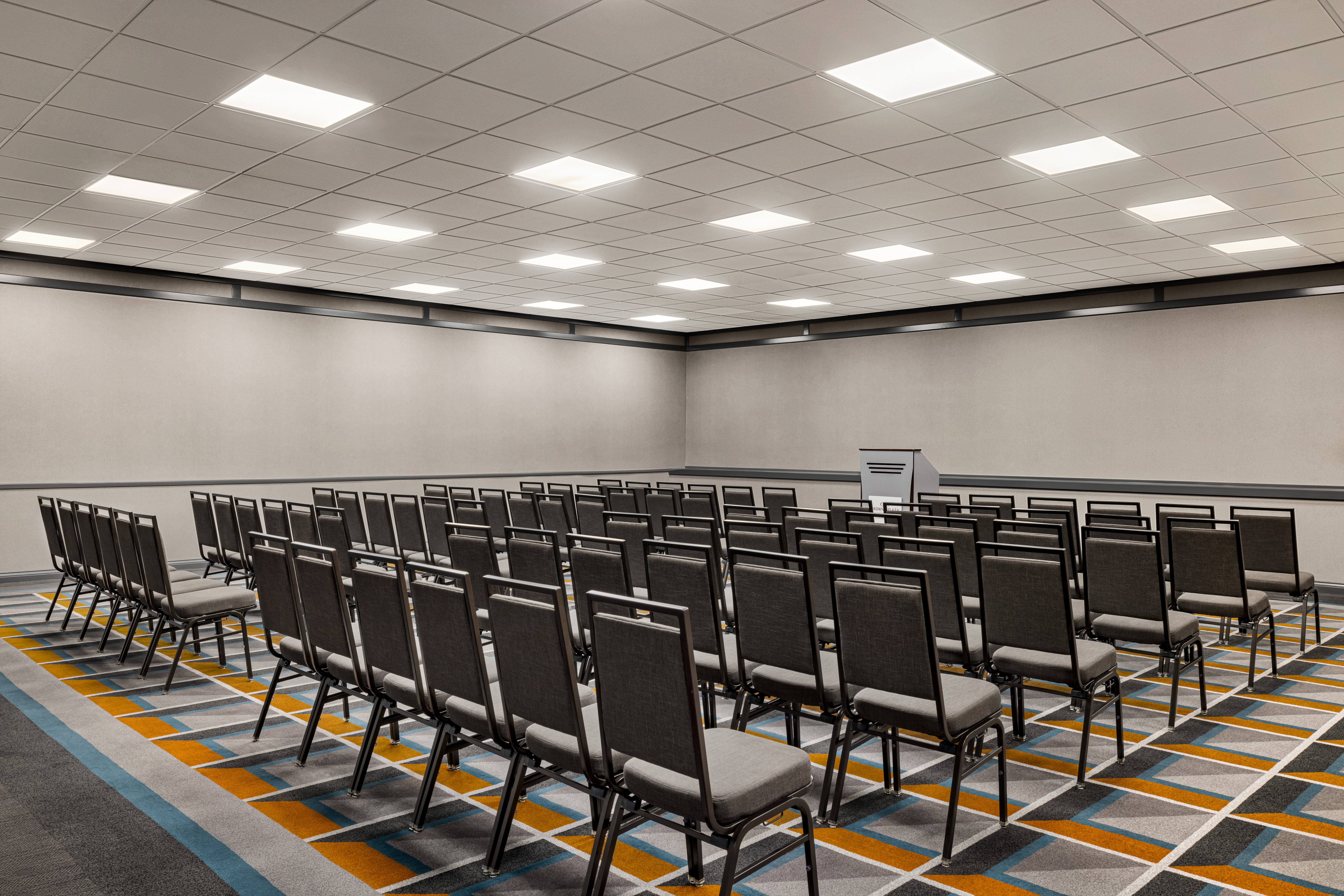 Crowne Plaza Louisville Airport Expo Center 66/79