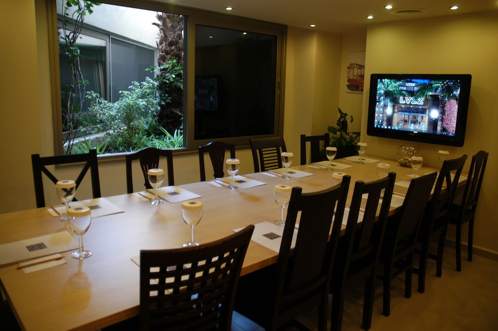 LVZZ Hotel - Boutique Class 22/24