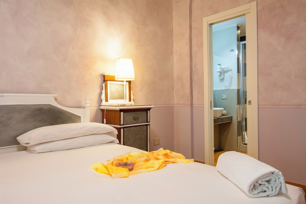 N4u Guest House 18/50