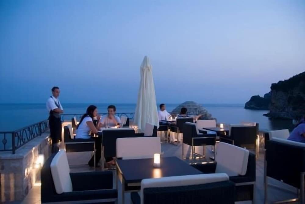 Astoria Budva 55/59