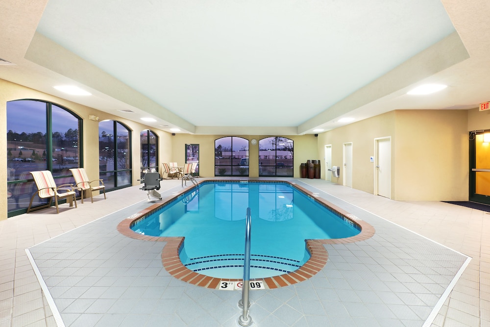 Holiday Inn Express Hotel And Suites Little Rock West 47/49