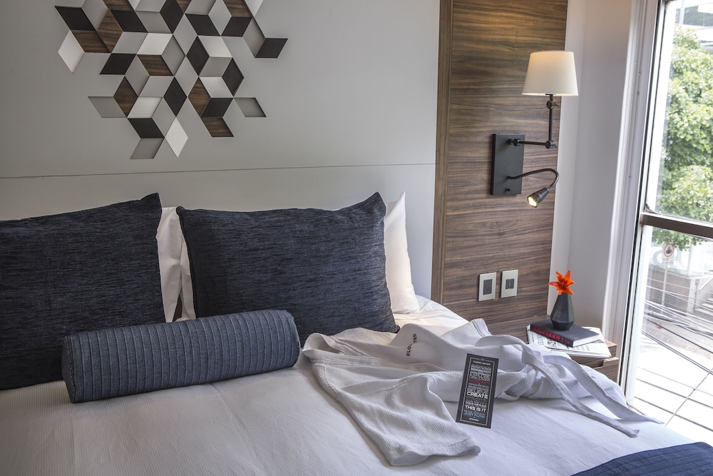 FlowSuites WTC 12/50