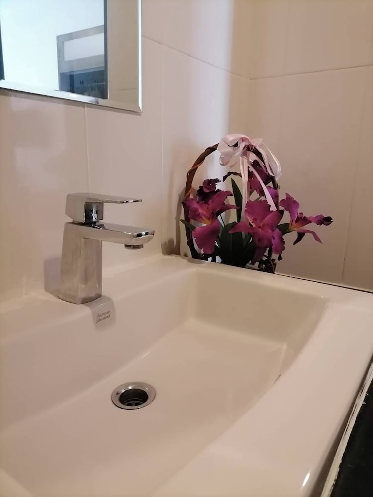 NJ PATONG HOTEL 37/53