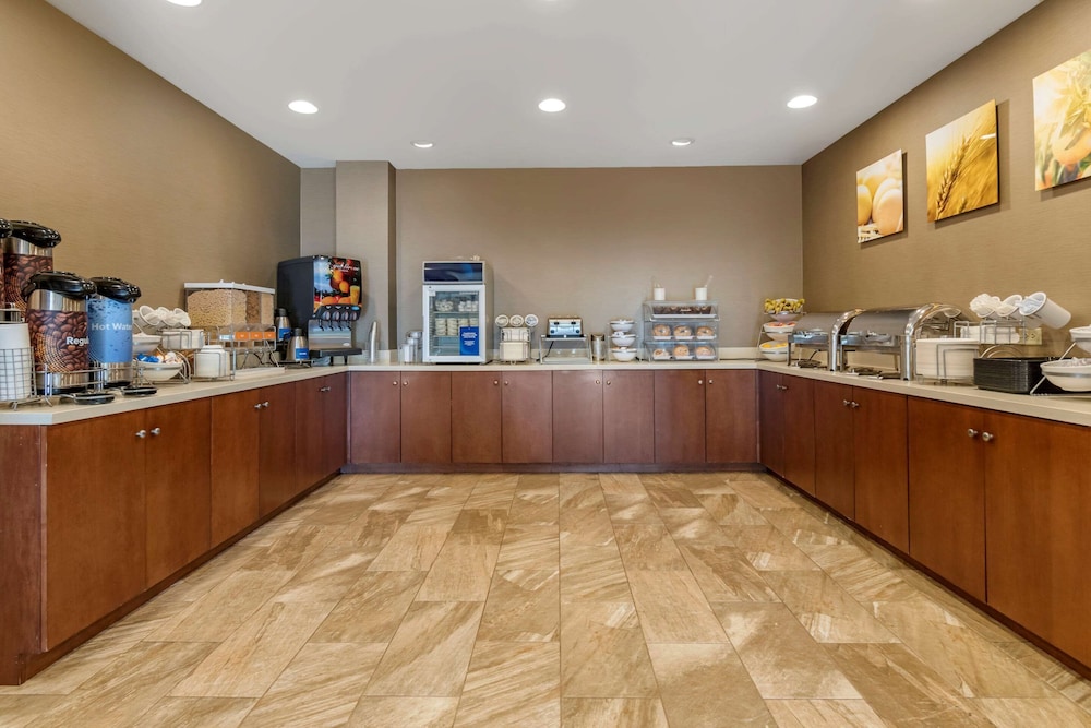 Comfort Suites Manheim - Lancaster 7/55