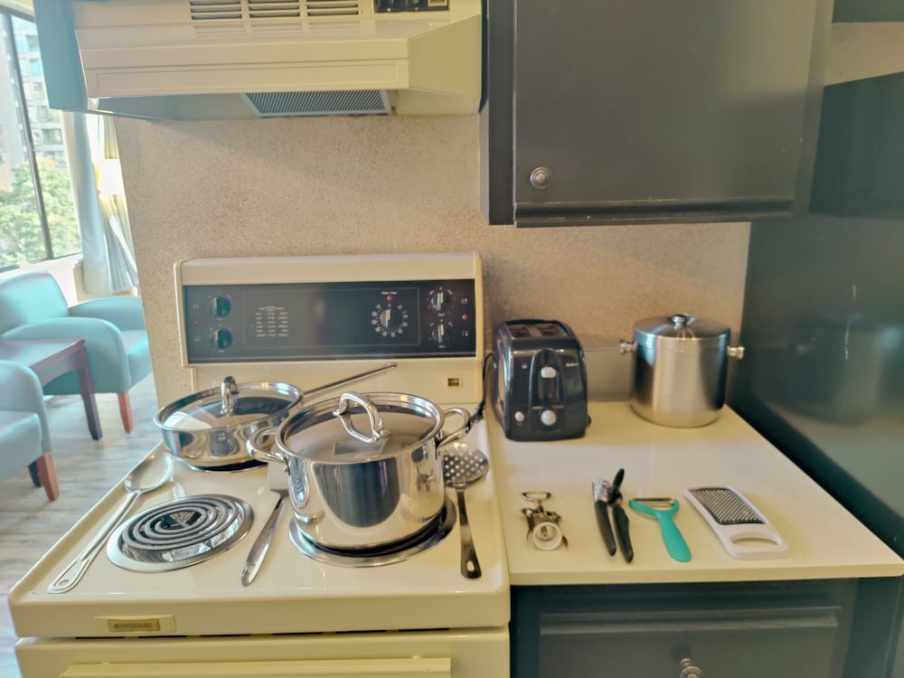 Divya Sutra Suites on Robson Downtown Vancouver 29/42