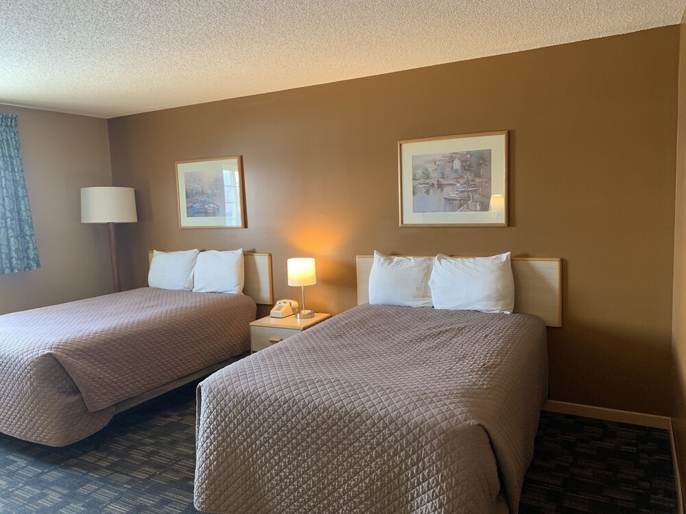Lakeside Motor Inn 5/26