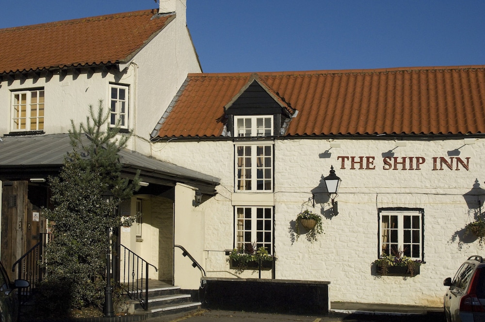 Premier Inn Bristol Alveston in BRISTOL