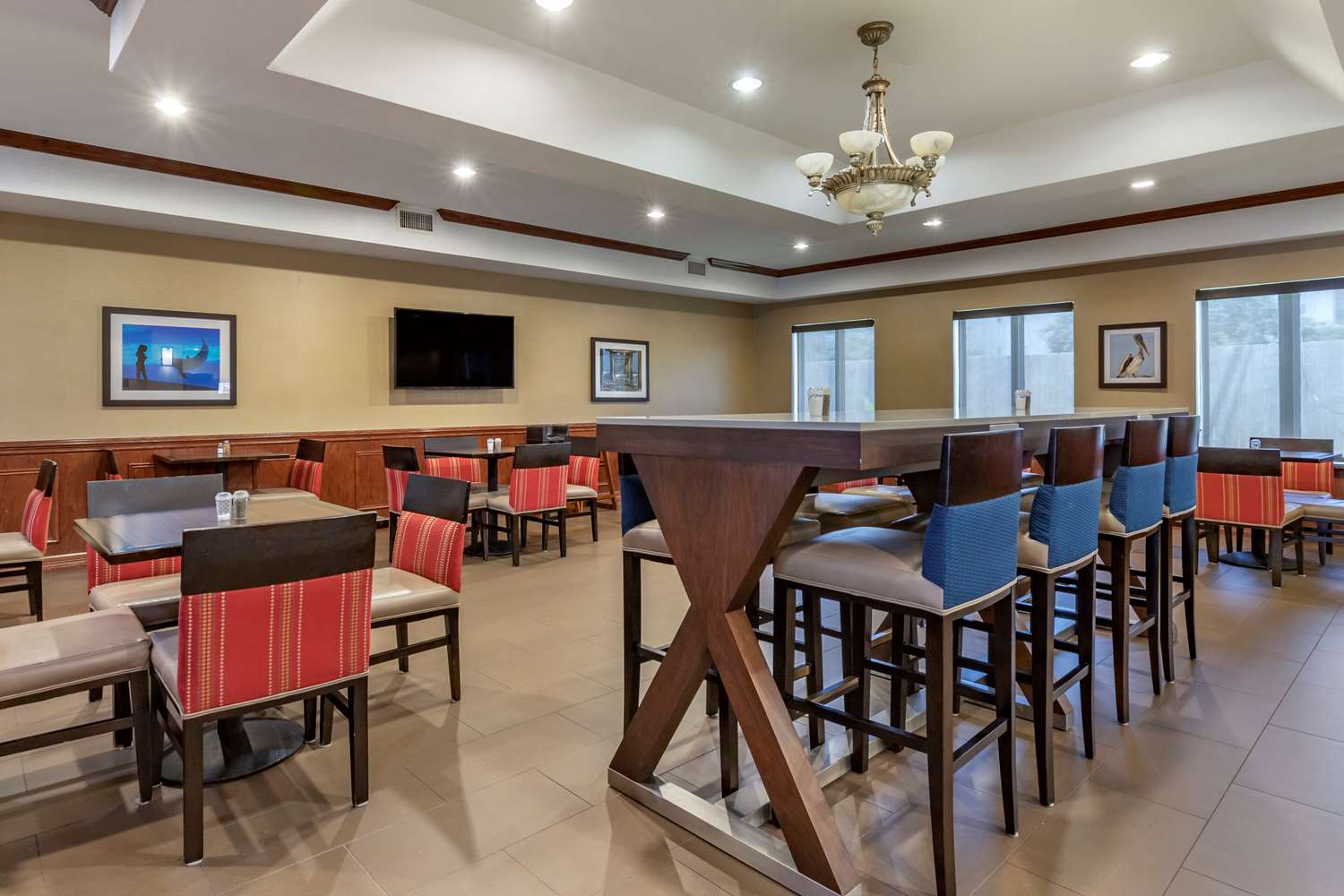 Comfort Suites Near Texas A M University Corpus Christi 24/36