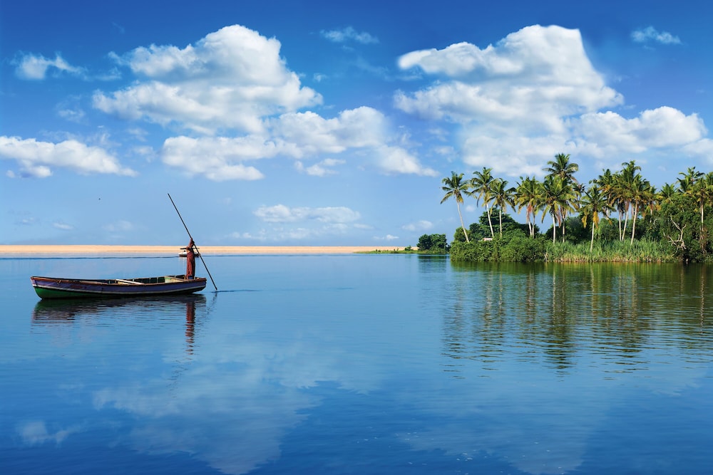 Estuary Sarovar Premiere , Poovar Island 47/50