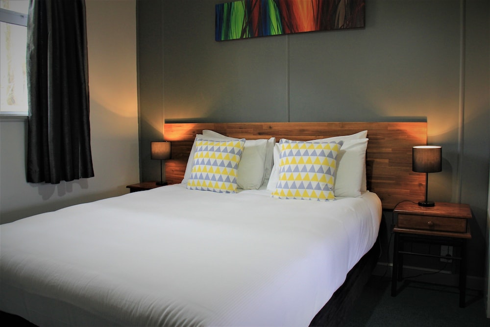 2 BEDROOMS, APARTMENT