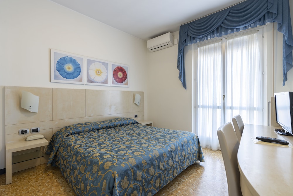 Hotel Aida 5/27