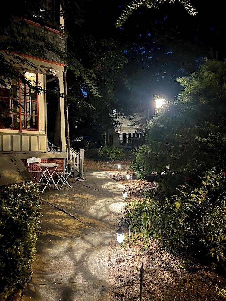 Gillis Grier Bed and Breakfast 43/50