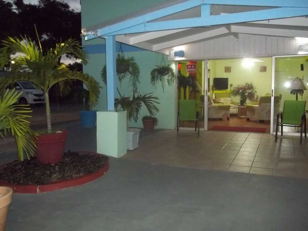 Palm Garden Hotel 5/50