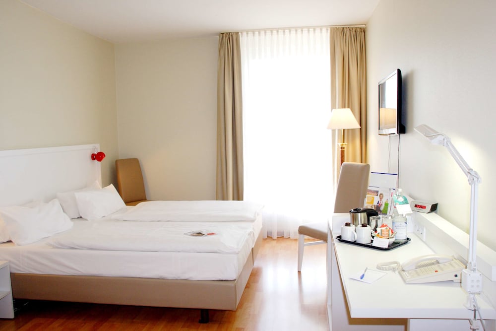 Am Schloss Kopenick By Golden Tulip Ex Best Western Hotel Am Schloss Koepenick 22/77