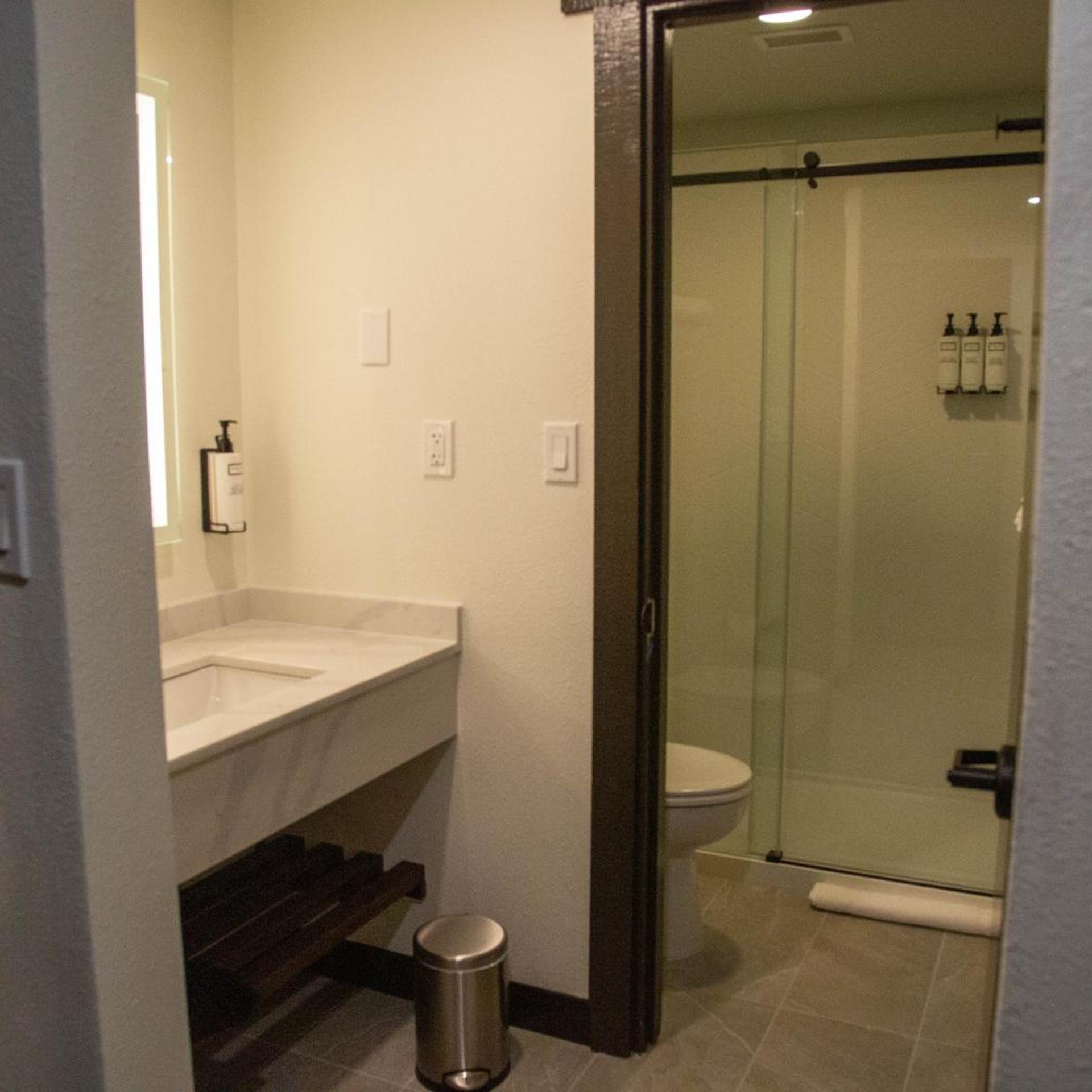 Suite, Murphy Bed, Garden View