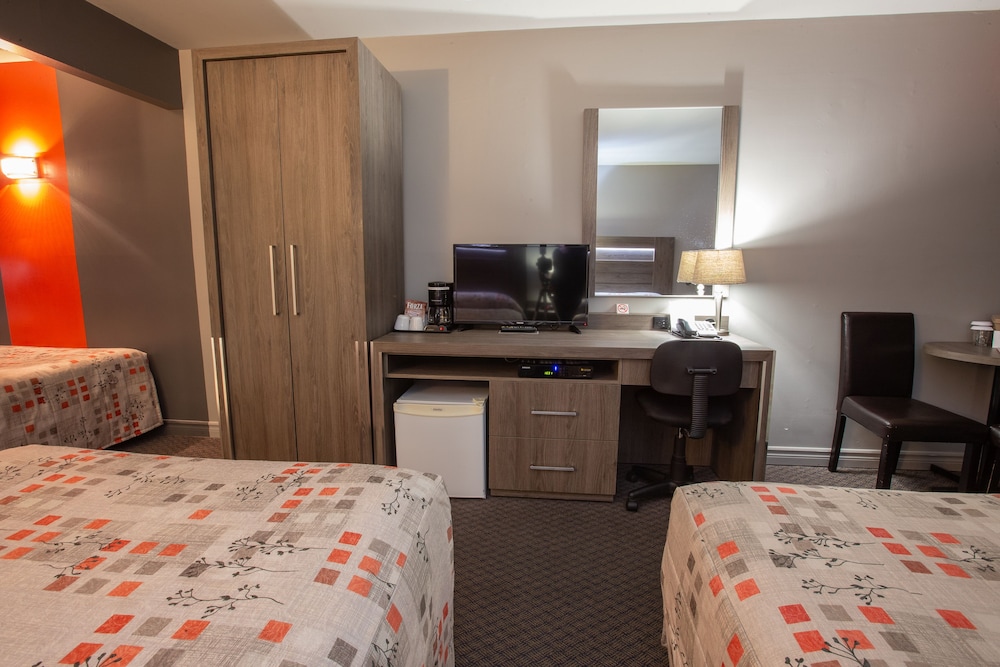 HOTEL MOTEL LE CHATEAUGUAY 8/26