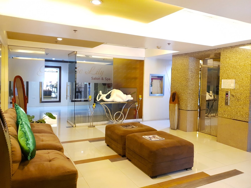 Festive Hotel Makati 15/60