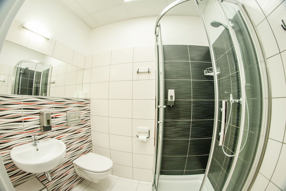 Traffic Hotel 50/50