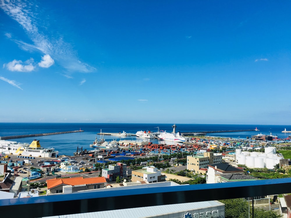Harbor Hotel 22/34